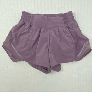 Lululemon Hotty Hot Short II *2.5" 2